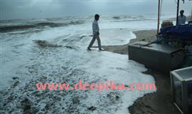മി​ന്ന​ല്‍ ചു​ഴ​ലി, ക​ട​ലാ​ക്ര​മ​ണം  കോ​ഴി​ക്കോ​ട്ട് വ​ന്‍​നാ​ശം