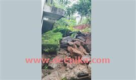 പു​ര​യി​ട​ത്തി​ന്‍റെ സം​ര​ക്ഷ​ണഭി​ത്തി ഇ​ടി​ഞ്ഞു​വീ​ണു; അ​പ​ക​ടം ഒ​ഴി​വാ​യി