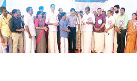 ക​ലാ​പൂ​ര​ത്തി​നു കേ​ളി​കൊ​ട്ട്