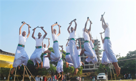 ആ​വേ​ശം തീ​ര്‍​ത്ത് കോ​ല്‍​ക്ക​ളി