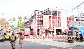 അപകടം അരികെ... കൊല്ലം കെഎസ്ആർടിസി ഡിപ്പോ എപ്പോൾ വേണമെങ്കിലും നിലംപൊത്താം