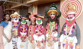 സ്വ​ന്തം അ​ധ്യാ​പ​ക​രു​ടെ  ശി​ക്ഷ​ണ​ത്തി​ൽ കൂ​ടി​യാ​ട്ട മ​ത്സ​ര​ത്തി​ൽ എ ​ഗ്രേ‍​ഡ്