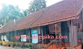 കു​മ്പ​ള സാ​മൂ​ഹി​കാ​രോ​ഗ്യകേ​ന്ദ്ര​വും ഫി​റ്റ്ന​സി​ല്ലാ​ത്ത കെ​ട്ടി​ട​ത്തി​ൽ