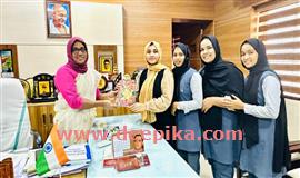 ലൈ​ബ്ര​റി​യി​ലേ​ക്ക് മാ​ഗ​സി​ൻ കൈ​മാ​റി