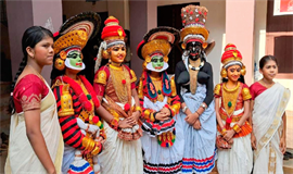 ജി​ല്ലാ ക​ലോ​ത്സ​വ​ത്തി​നു  ഇ​ന്നു സ​മാ​പ​നം; മ​ങ്ക​ട ത​ന്നെ മു​ന്നി​ല്‍