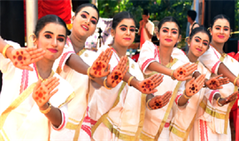 മാ​ർ​ഗം​ക​ളി​യി​ലും യു ​ട്യൂ​ബ്  പ​രി​ശീ​ല​ന​മെ​ന്ന് വി​ധി​ക​ർ​ത്താ​ക്ക​ൾ
