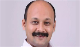 സി​പി​എം നേ​തൃ​ത്വ​ത്തി​ലു​ള്ള​ത്  ഒ​ളി​കാ​മ​റ വ​ച്ച​വ​ര്‍: മു​ഹ​മ്മ​ദ് ഷി​യാ​സ്