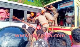 നെ​യ്യാ​ർ ഡാ​മി​ൽ കെ​എ​സ്ആ​ർ​ടി​സി ബ​സു​ക​ൾ കൂ​ട്ടി​യി​ടി​ച്ചു; 15 ​പേ​ർ​ക്ക് പ​രി​ക്ക്