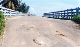 അ​ടി​യ​ന്തര ന​ട​പ​ടി വേ​ണ​മെ​ന്ന്