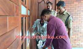 പു​റ​മേ​രി​യി​ല്‍ 18 പ​വ​ന്‍ സ്വ​ര്‍​ണാ​ഭ​ര​ണം ക​വ​ര്‍​ന്നു : വീ​ട്ട​മ്മ​യു​ടെ കാ​ലി​ലെ പാ​ദ​സ​രം മു​റി​ച്ചെ​ടു​ത്തു
