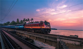 ട്രെ​യി​നി​ല്‍​നി​ന്ന് വീ​ണ്  അ​ച്ഛ​നും മ​ക​ള്‍​ക്കും പ​രി​ക്ക്