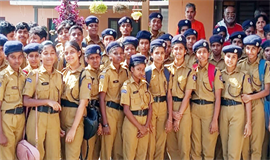 ജെല്ലിപ്പാറ പുതുജീവൻ അ​ഗ​തി മ​ന്ദി​ര​ം സ​ന്ദ​ർ​ശിച്ച് സ്റ്റുഡന്‍റ് പോലീസ് കേഡറ്റ്സ്