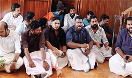 കൊ​  ല്ലം ന​ഗ​ര​ത്തി​ലെ മാ​ലി​ന്യ പ്ര​ശ്ന​ത്തി​ന്  പ​രി​ഹാ​രം കാ​ണ​ണം :യൂ​ത്ത് കോ​  ൺ​ഗ്ര​സ്