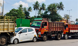 മു​രി​ങ്ങൂ​രി​ൽ അ​ഞ്ച് വാ​ഹ​ന​ങ്ങ​ൾ കൂ​ട്ടി​യി​ടി​ച്ചു