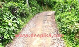 റോ​ഡ് ത​ക​ർ​ന്നി​ട്ട് മാ​സ​ങ്ങ​ൾ : ന​ന്നാ​ക്കാ​ൻ ന​ട​പ​ടി​യി​ല്ല നാ​ട്ടു​കാ​ർ പ്ര​ക്ഷോ​ഭ​ത്തി​ലേ​ക്ക്
