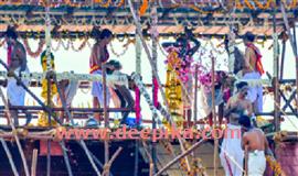 ദ​ർ​ശ​ന പു​ണ്യം നു​ക​ർ​ന്ന് ആ​യി​ര​ങ്ങ​ൾ : ശ്രീ​പ​ദ്മ​നാ​ഭ​സ്വാ​മി ക്ഷേ​ത്ര​ത്തി​ൽ  നൂ​റ്റാ​ണ്ടു​ക​ൾ​ക്കുശേ​ഷം താ​ഴി​ക​ക്കു​ടം സ​മ​ർ​പ്പി​ച്ചു