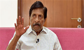 ന​ട​ൻ ശ്രീ​നി​വാ​സ​നെ നെ​ല്ല്  അ​ള​ന്ന് ന​ൽ​കി ആ​ദ​രി​ച്ചു