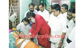 തോ​രാക്ക​ണ്ണീ​ർ... ആ​ശ്വ​സിപ്പിക്കാനാകാതെ