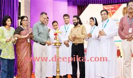 സൗ​ജ​ന്യ​മാ​യി  വി​ഗ്ഗു​ക​ൾ ന​ൽ​കി
