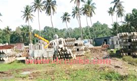 തീ​ര​സം​ര​ക്ഷ​ണ പ്ര​വൃത്തി​ക​ള്‍ കെ​ട്ടി​ട​ങ്ങ​ള്‍​ക്ക് ഭീ​ഷ​ണി