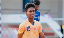 ആ​ക്ര​മ​ണ​ത്തി​ന് മൂ​ര്‍​ച്ച കൂ​ട്ടാ​ന്‍  അ​ര്‍​ഷാ​ദും വാ​രി​യേ​ഴ്‌​സി​ല്‍
