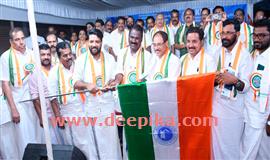 കെ​പി​എ​സ്ടി​എ മാ​റ്റൊ​ലി പൊ​തു​വി​ദ്യാ​ഭ്യാ​സ പ​രി​വ​ര്‍​ത്ത​ന സ​ന്ദേ​ശ​യാ​ത്ര​യ്ക്ക് ഉ​ജ്വ​ല​ തു​ട​ക്കം 4കേ​ര​ള​ത്തി​ലേ​ത് സാ​ങ്ക​ല്പി​ക ഭ​ര​ണം: ഷാ​ഫി പ​റ​മ്പി​ല്‍