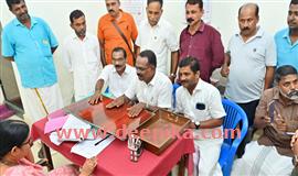 ബ്ലോക്ക് കോൺഗ്രസ് കമ്മിറ്റി സൂപ്രണ്ടിംഗ് എ​ൻ​ജി​നീ​യ​റു​ടെ ഓ​ഫീ​സ് ഉ​പ​രോ​ധി​ച്ചു