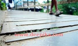 നോ​ക്കി​യും ക​ണ്ടും ന​ട​ന്നാ​ൽ  പ​രി​ക്കി​ല്ലാ​തെ അ​ക്ക​രെ​യെ​ത്താം...