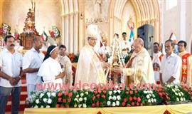 അ​ഗ​സ്റ്റി​ൻ ജോ​ൺ ഊ​ക്ക​ന​ച്ച​ന്‍റെ  ശ്രാ​ദ്ധാ​ച​ര​ണ​ത്തി​ന് ആ​യി​ര​ങ്ങ​ൾ