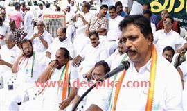 കോ​ൺ​ഗ്ര​സ് വി​ശ്വാ​സസം​ര​ക്ഷ​ണ​യാ​ത്രയ്​ക്ക് ജി​ല്ല​യി​ൽ തു​ട​ക്കം