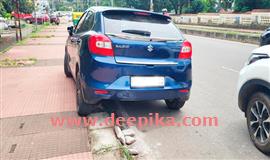 ഫു​ട്പാ​ത്ത് കൈ​യേ​റി വാ​ഹ​ന പാ​ർ​ക്കിം​ഗ്; ന​ട​പ​ടി​യെ​ടു​ത്ത് മോ​ട്ടോ​ർ വാ​ഹ​ന​വ​കു​പ്പ്