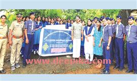 വീ​ഴു​മ​ല​യെ പ്ലാ​സ്റ്റി​ക് വി​മു​ക്ത​മാ​ക്കി ആ​യ​ക്കാ​ട്  സ്കൂ​ളി​ലെ സ്കൗ​ട്ട്സ് ആ​ൻ​ഡ് ഗൈ​ഡ്സ്