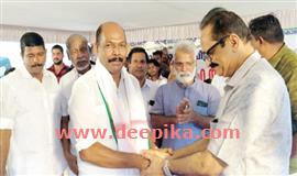 റോ​ഡി​ന്‍റെ ത​ക​ർ​ച്ച: 48 മ​ണി​ക്കൂ​ർ  നി​രാ​ഹാ​രം ആ​രം​ഭി​ച്ചു