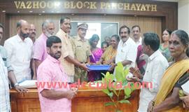 വാ​ഴൂ​രി​ലെ വി​ത്തു​ണ്ട​ക​ള്‍  വ​ന​ത്തി​ലെ ഫ​ല​വൃ​ക്ഷ​ങ്ങ​ളാ​കും