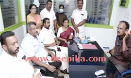 വി​ദ്യാ​ഭ്യാ​സ ലോ​ണി​നാ​യി വ​സ്തു വി​ട്ടു​ന​ല്‍​കി​യി​ല്ല; കെഎസ്എഫ്ഇ ഓ​ഫീ​സ് ഉ​പ​രോ​ധി​ച്ചു