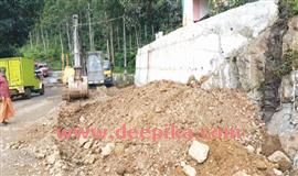ഉ​ഗ്ര സ്‌​ഫോ​ട​ക ശേ​ഷി​യു​ള്ള വെ​ടി​മ​രു​ന്നു​പ​യോ​ഗി​ച്ച്  പാ​റ പെ​ട്ടി​ച്ചു; വീ​ടി​നു വി​ള്ള​ല്‍