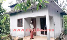 ഉ​പ്പു​ത​റ പ​ഞ്ചാ​യ​ത്തി​ൽ ആ​ദി​വാ​സി​ക​ളു​ടെ  വീ​ടുപ​ണി പൂ​ർ​ത്തി​യാ​ക്കാ​തെ ക​രാ​റു​കാ​ർ  പ​ണം ത​ട്ടി​യ​താ​യി പ​രാ​തി