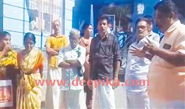 അ​ഗ​ളി ആശുപത്രിക്കുമുന്നിൽ കോ​ൺ​ഗ്ര​സ് പ്ര​തി​ഷേ​ധം