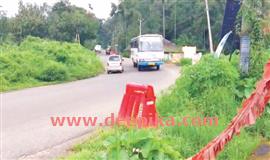 കൊ​ടും​വ​ള​വി​ൽ അ​പ​ക​ട​ങ്ങ​ൾ തു​ട​ർ​ക്ക​ഥ​യാ​കു​ന്നു