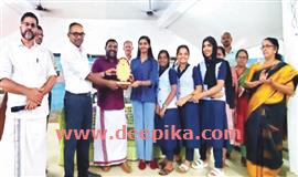 എക്സലൻസ് അ​വാ​ർ​ഡ്  വി​ത​ര​ണം ചെ​യ്തു