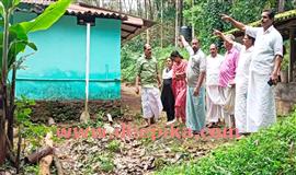 സ്ഥ​ലം കൊ​ടു​ക്കു​ന്ന​വ​ർ​ക്ക് തു​ച്ഛ​മാ​യ ന​ഷ്‌​ട​പ​രി​ഹാ​രം