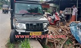 നി​യ​ന്ത്ര​ണംവി​ട്ട പി​ക്ക​പ്പ് വാ​ൻ  കടയിലേക്കു പാ​ഞ്ഞുക​യ​റി