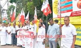 ആ​രോ​ഗ്യ​മേ​ഖ​ല​യെ ത​ക​ർ​ത്ത മ​ന്ത്രി രാ​ജി​വ​യ്ക്ക​ണം