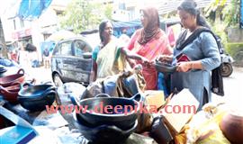 പാ​​ര​​മ്പ​​ര്യം കൈ​​വി​​ടാ​​തെ സം​​ക്രാ​​ന്തി വാ​​ണി​​ഭം
