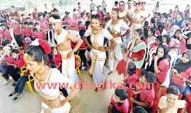 ദൃ​ശ്യ​വി​രു​ന്നാ​യി ശ്രീ​ല​ങ്ക​ൻ  നൃ​ത്താ​വി​ഷ്കാ​രം