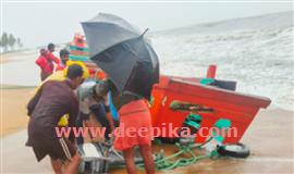 വ​ള്ളംമ​റി​ഞ്ഞ് ഒ​രാ​ളെ കാ​ണാ​താ​യി; ര​ണ്ടുപേ​ർ നീ​ന്തിര​ക്ഷ​പ്പെ​ട്ടു
