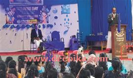 ക​ളേ​ഴ്സ് ഡേ: ​നീ​ല​യി​ൽ തി​ള​ങ്ങി സ്വ​രാ​ജ് സ​യ​ണ്‍
