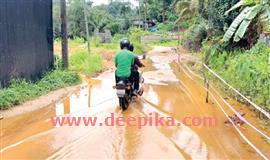ജൂ​ബി​ലി റോ​ഡ് ത​ക​ർ​ന്നി​ട്ട് വ​ർ​ഷ​ങ്ങ​ൾ; ഗ​താ​ഗ​ത​യോ​ഗ്യ​മാ​ക്കാ​ൻ ന​ട​പ​ടി​യി​ല്ല