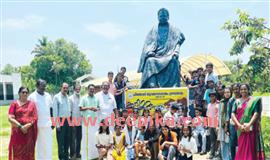 കു​മാ​ര​കോ​ടി​യി​ലേ​ക്ക്  അ​ക്ഷ​ര​തീ​ർ​ഥ​യാ​ത്ര