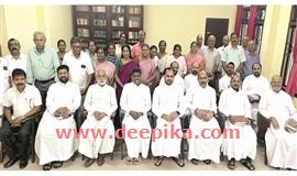 വൈ​ദി​ക​രെ ആ​ദ​രി​ച്ചു